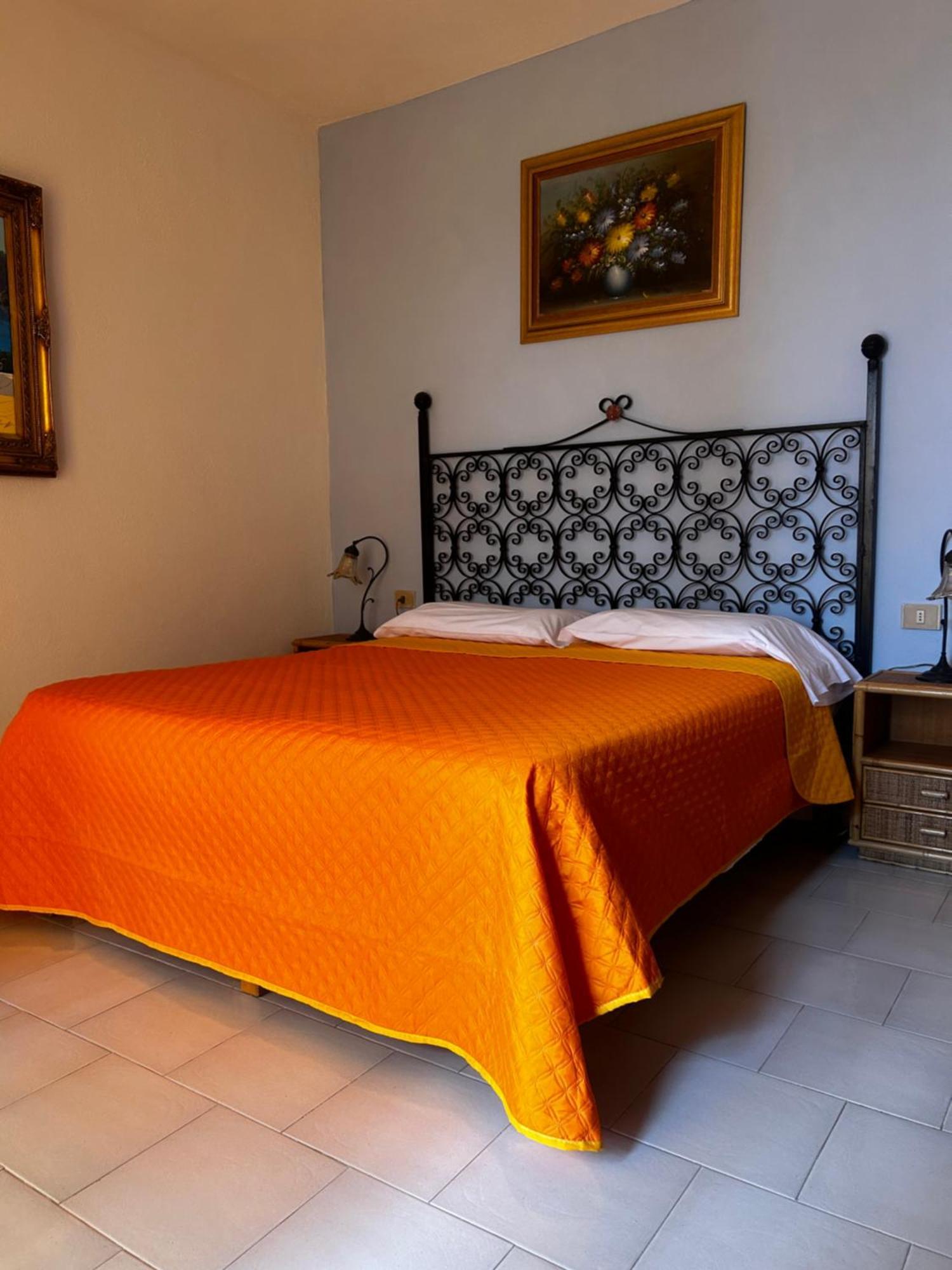 Punto Azzurro Forio (Isola d'Ischia)